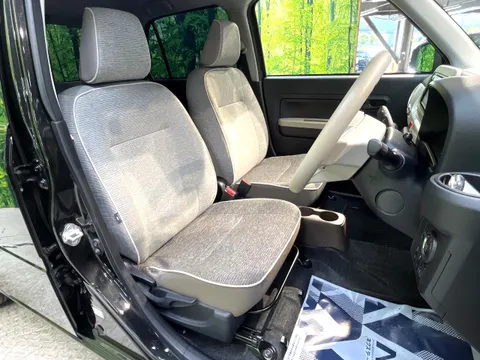 Daihatsu Mira Tocot