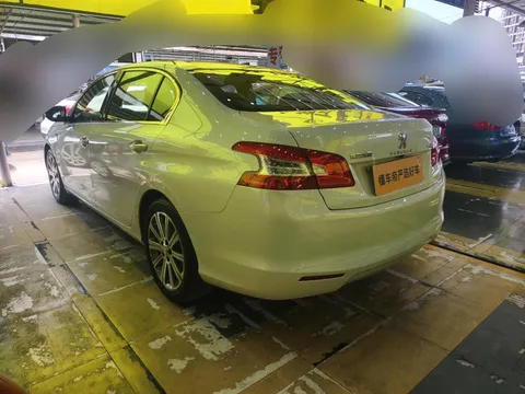 Peugeot 408