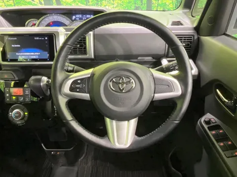 Toyota Pixis Mega