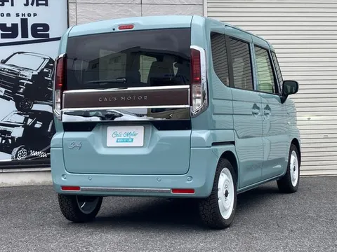 Suzuki Spacia