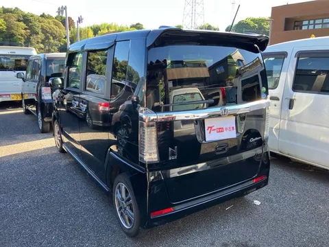 Honda N-BOX Custom