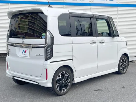 Honda N-BOX Custom