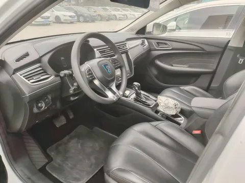 Roewe i5