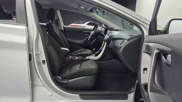 Hyundai Elantra (Avante)