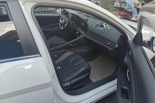 Hyundai Elantra (Avante)