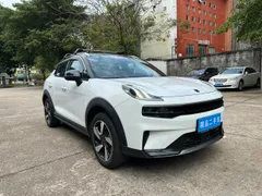 Lynk & Co 06