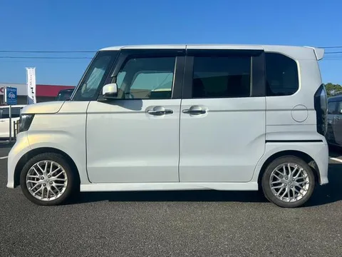 Honda N-BOX Custom
