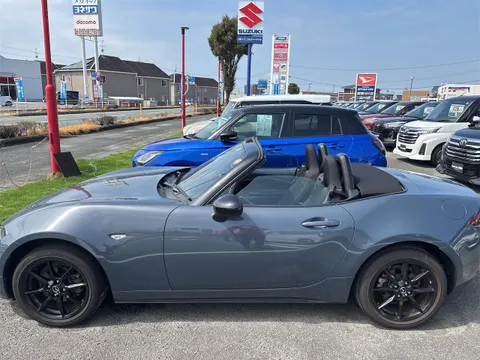 Mazda MX-5 (Roadster)