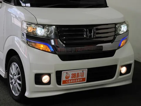 Honda N-BOX Custom