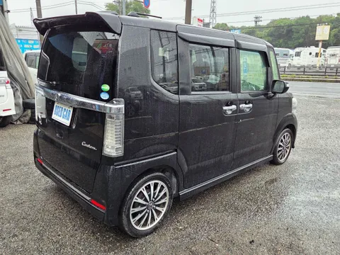 Honda N-BOX Custom