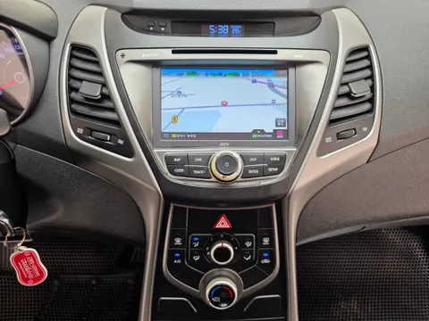 Hyundai Elantra (Avante)