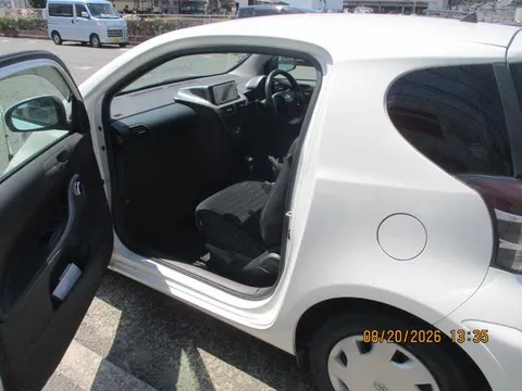 Toyota iQ