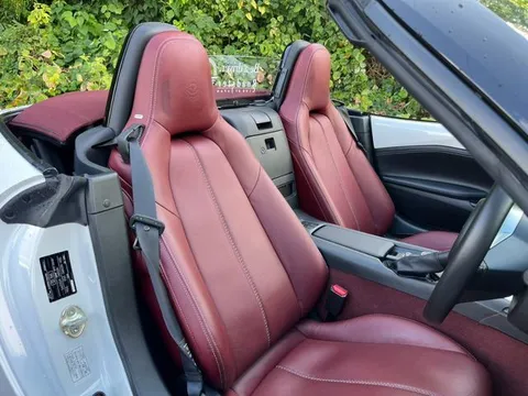 Mazda MX-5 (Roadster)