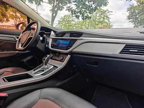Geely Emgrand GS