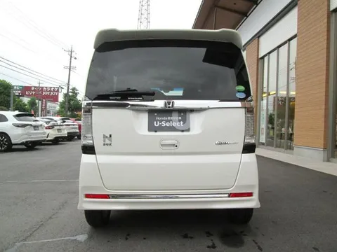 Honda N-BOX Custom