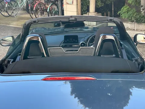 Mazda MX-5 (Roadster)