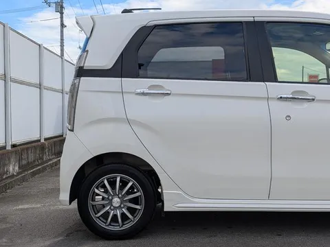 Honda N-WGN Custom