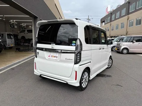 Honda N-BOX Custom