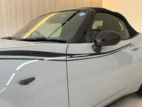 Mazda MX-5 (Roadster)
