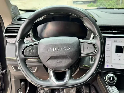 Lynk & Co 05