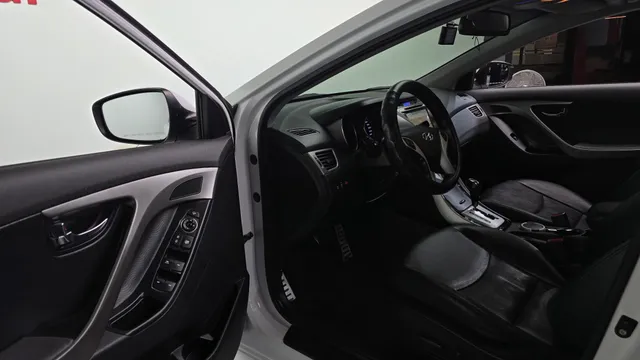 Hyundai Elantra (Avante)