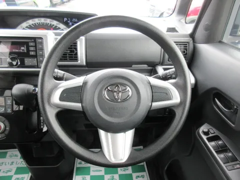 Toyota Pixis Mega