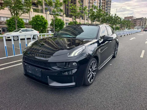 Lynk & Co 03