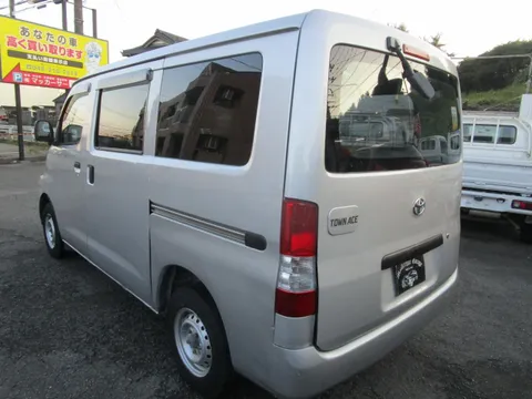 Toyota TownAce Van