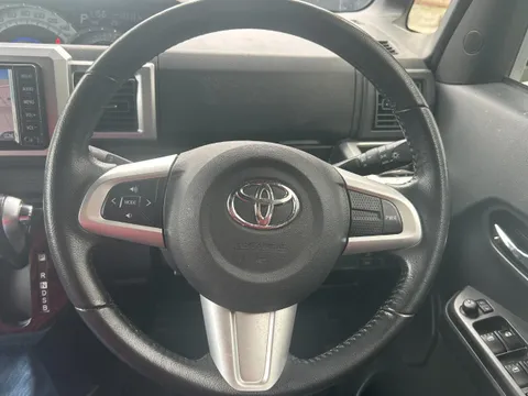 Toyota Pixis Mega