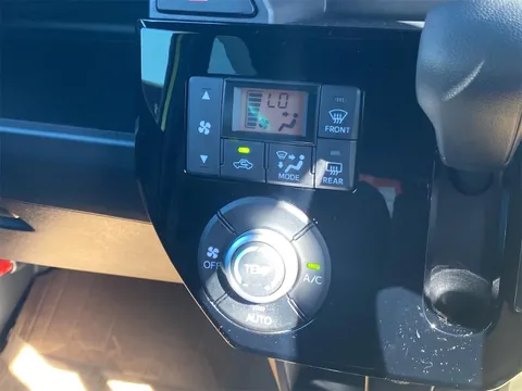 Toyota Pixis Mega