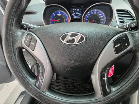 Hyundai Elantra (Avante)