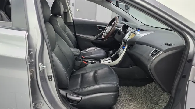 Hyundai Elantra (Avante)