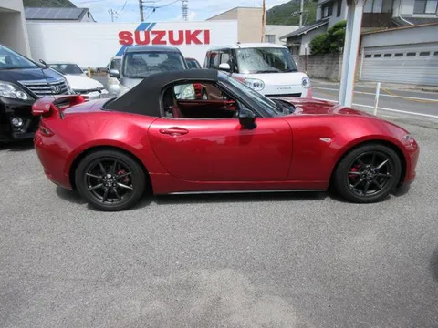 Mazda MX-5 (Roadster)