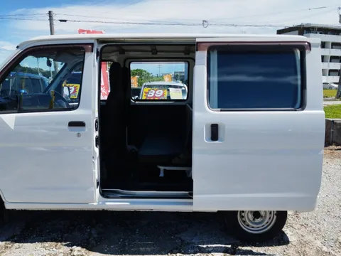 Toyota Pixis Van