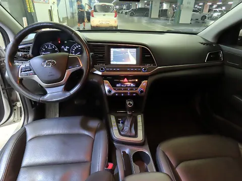 Hyundai Elantra (Avante)