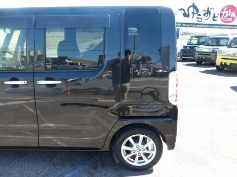 Toyota Pixis Mega