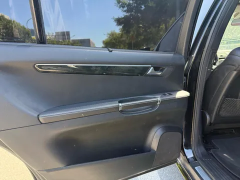 Mercedes-Benz R-Class