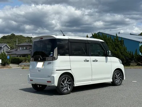 Suzuki Spacia Custom