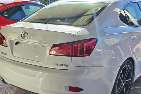 Lexus IS