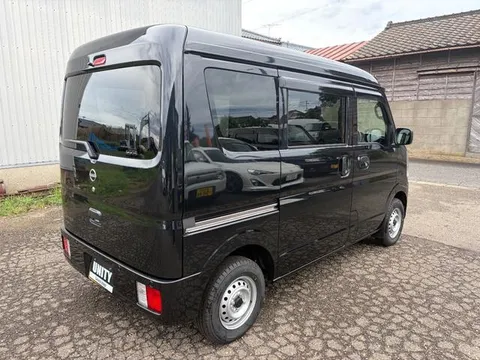 Nissan Clipper Van