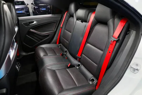 Mercedes-Benz Mercedes-Benz CLA