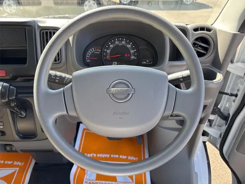 Nissan Clipper Van