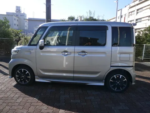 Suzuki Spacia Custom