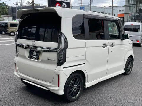 Honda N-BOX Custom