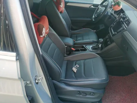 Volkswagen Tiguan L