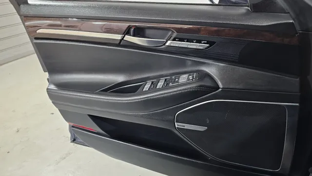 Genesis G90 (EQ900)