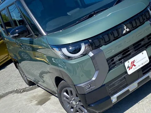 Mitsubishi Delica Mini