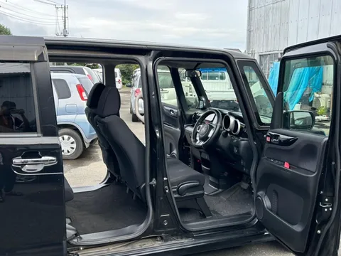 Honda N-BOX Custom