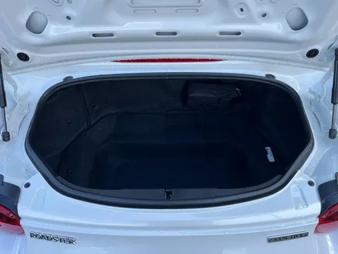 Mazda MX-5 (Roadster)