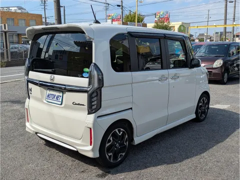 Honda N-BOX Custom